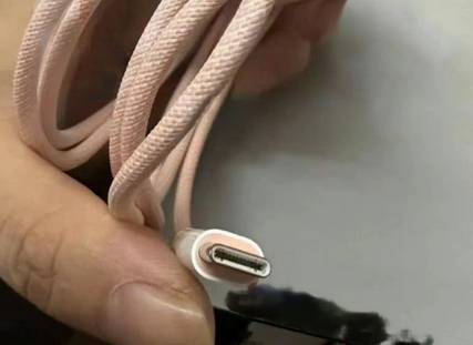 隆尧苹果15维修店分享iPhone15USB-C数据线长啥样